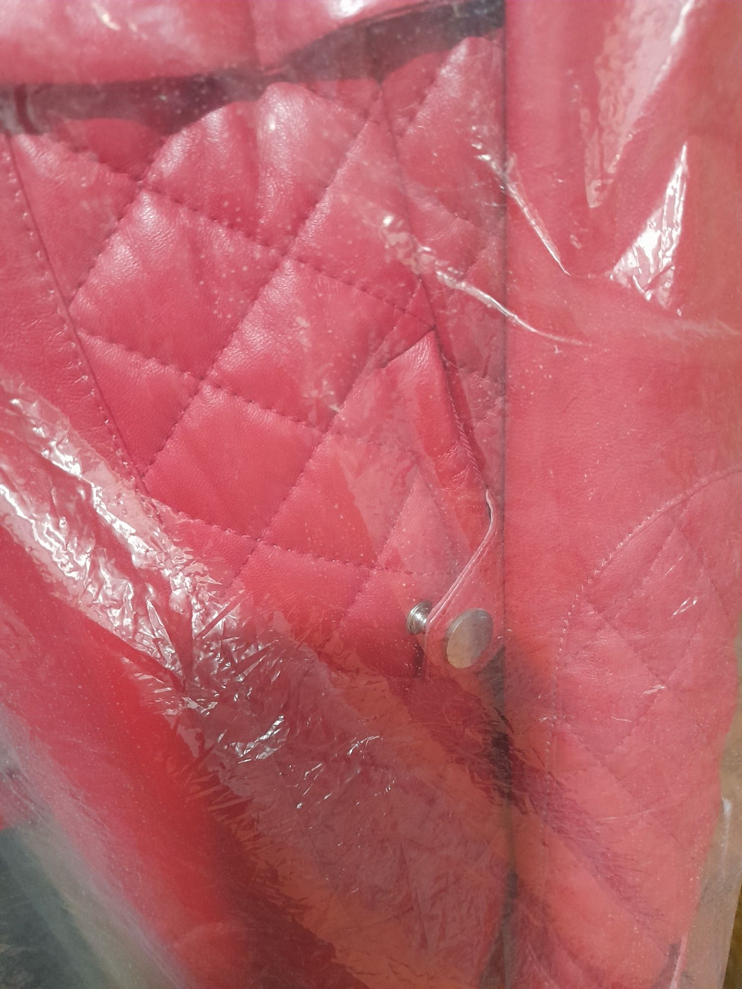 Срочно.Классная,натуральная,кожаная,красная,женская куртка,S.Турция