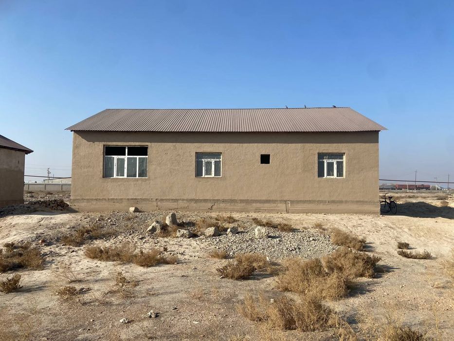 Уй сатылады адрес такыятас районы таза Беруний мектеп артындағы коше