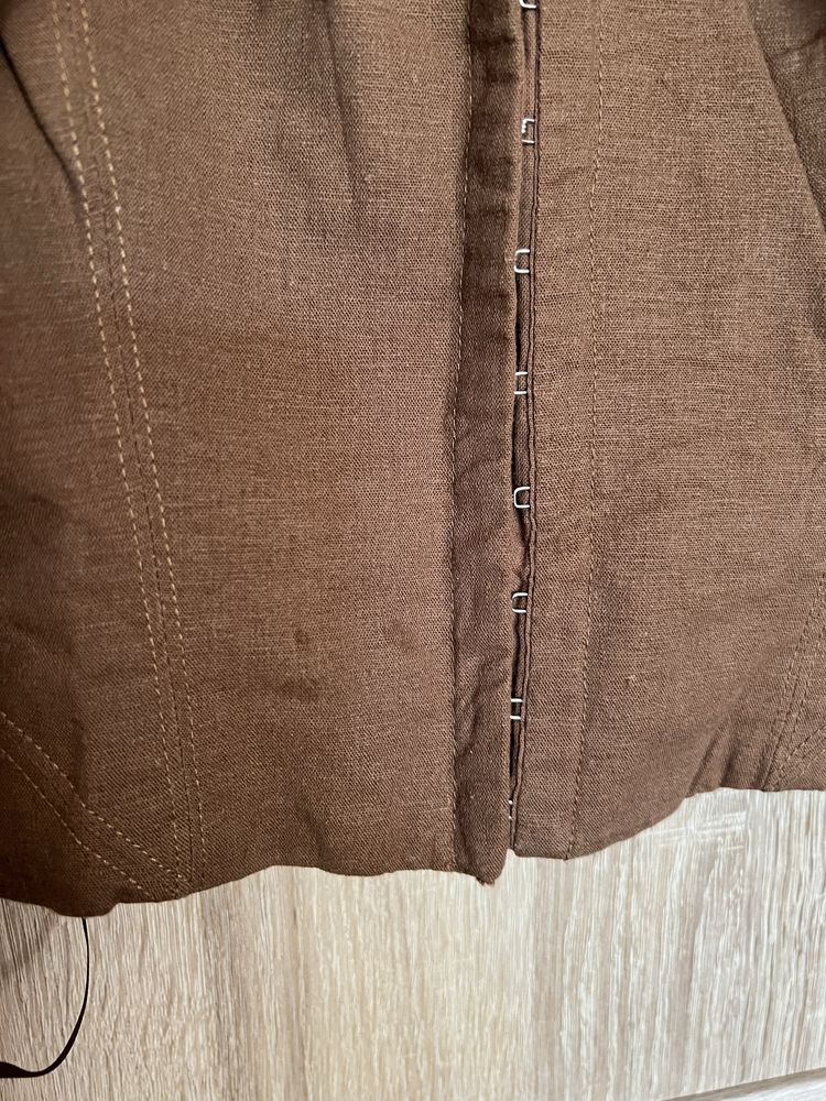 Ленен топ Zara, кроп топ с паднали рамене тип корсет Urban Outfitters