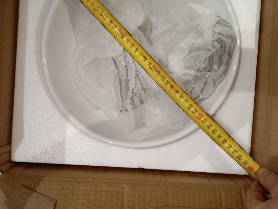 Продавам керамични стоящи мивки-2бр.