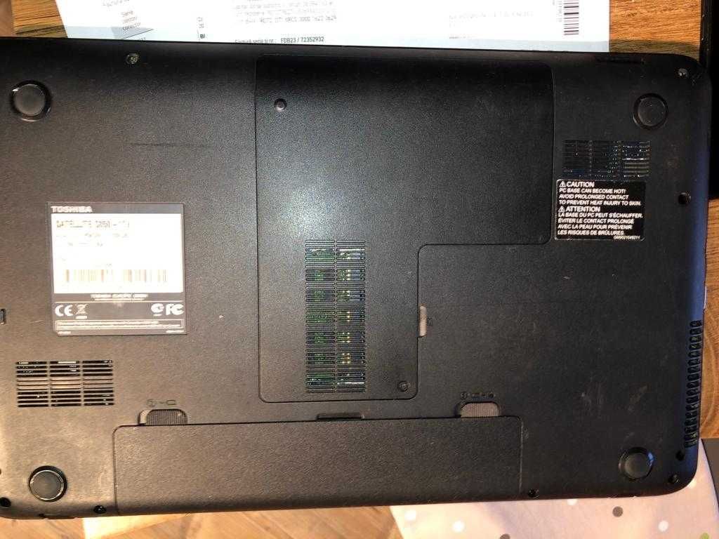 laptop Toshiba Satelite i3