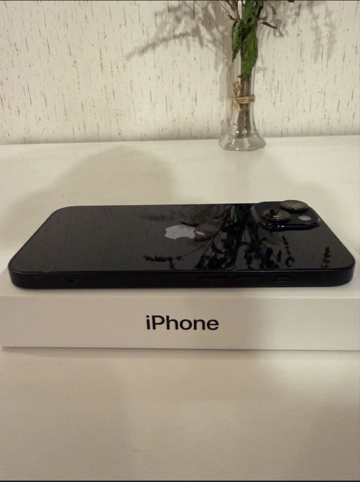 Vand Iphone 14 negru