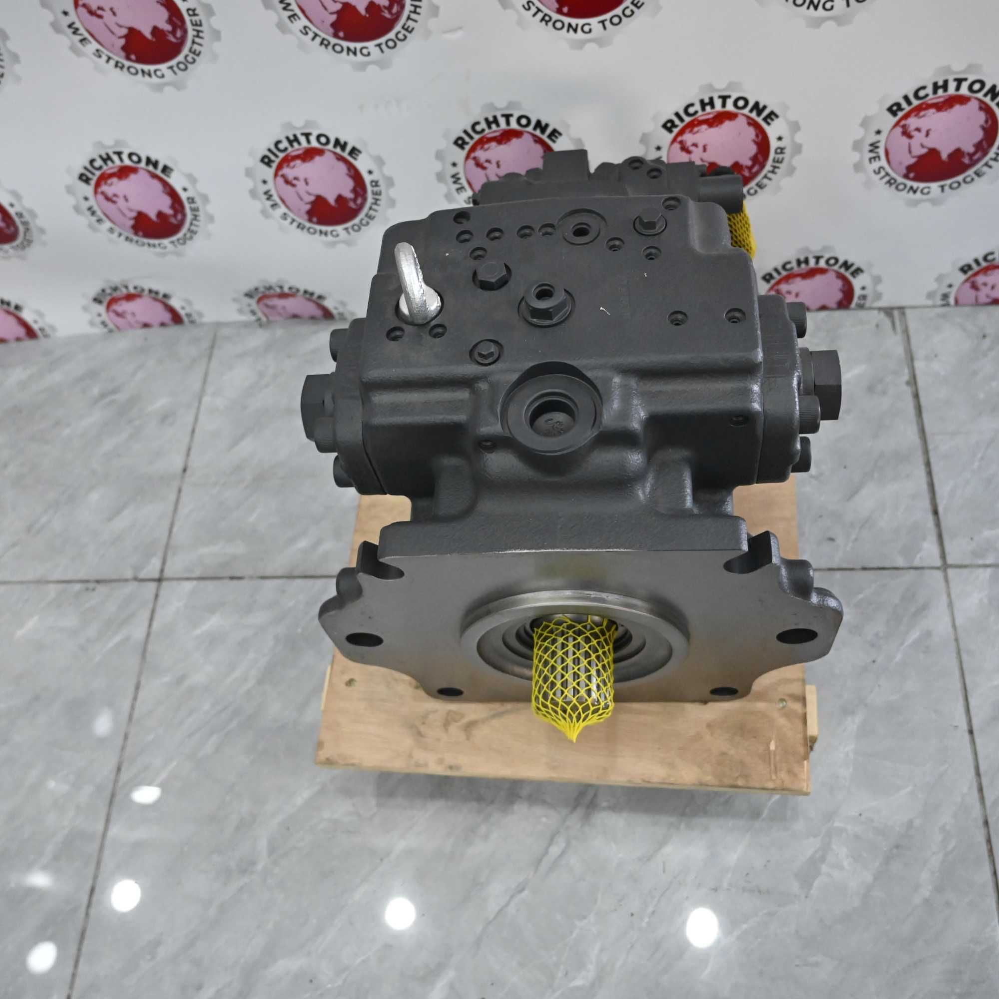 Гидравлический насос Komatsu WA500-6