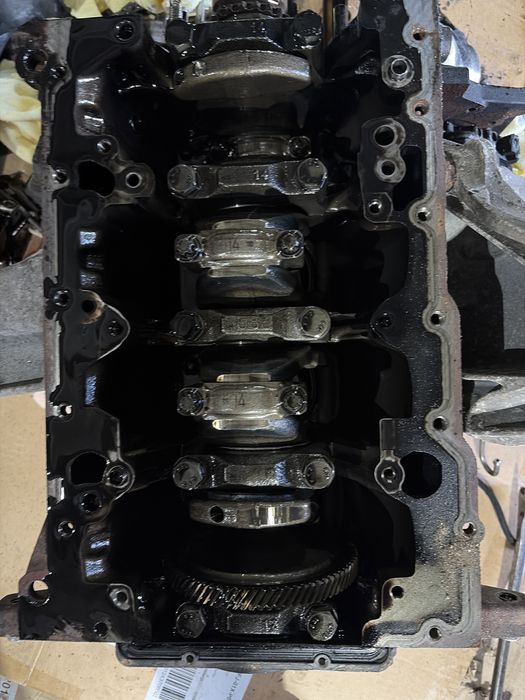 Bloc motor bmw e90 e91 e87 m47 2.0d 163 cai 204d4 pistoane