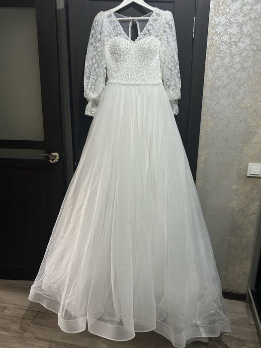 Срочно! Продам свадебное платье 42-44раз.