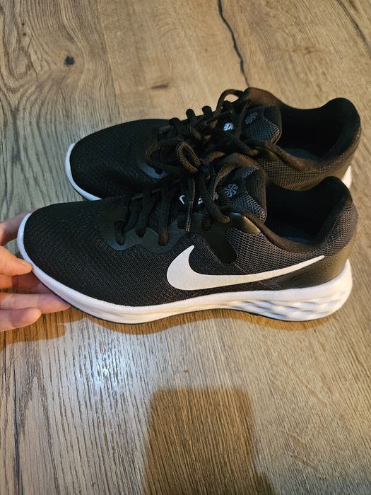 Кросовка 38раз Nike 35$