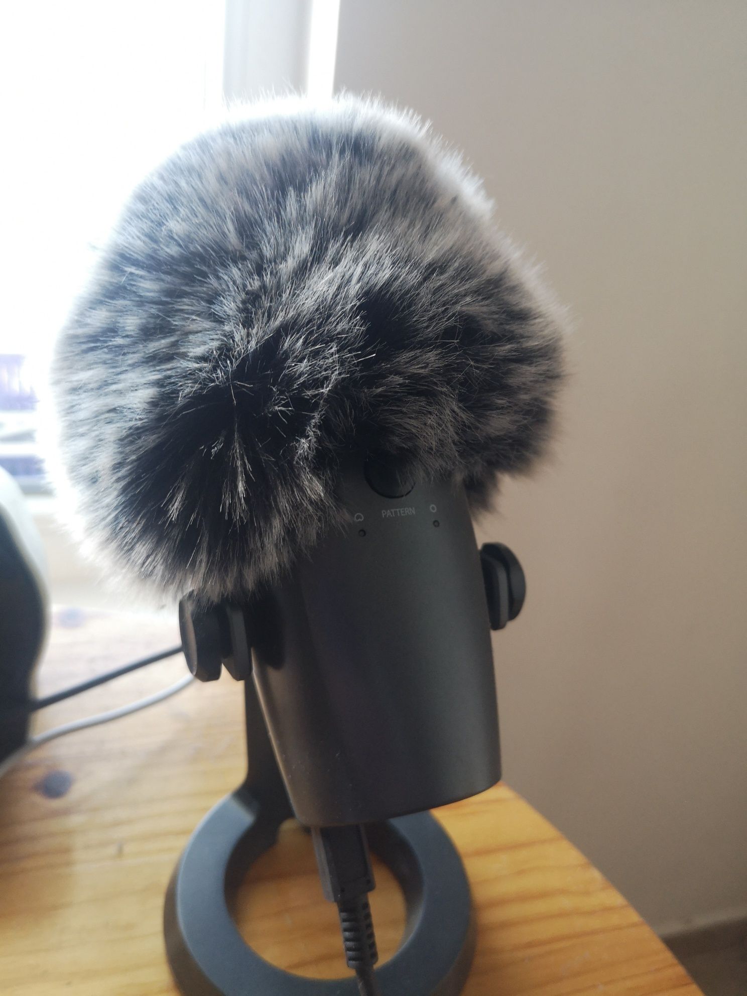 Микрофон Blue Yeti Nano