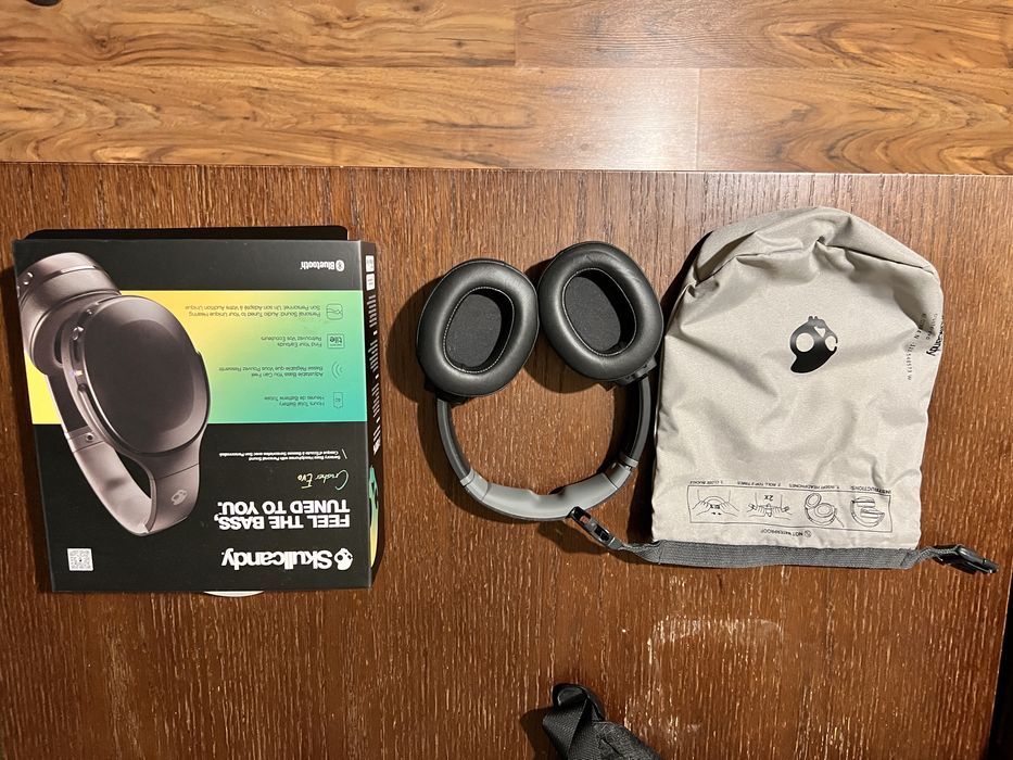 Skullcandy Crusher Evo+ кутия и микрофибърен сак за пренасяне
