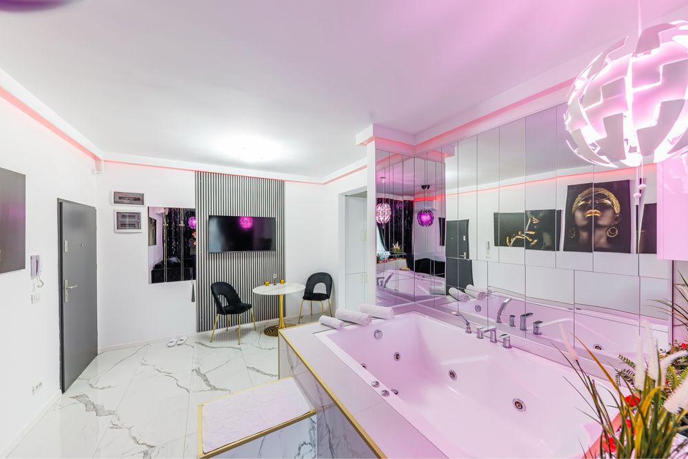 Inchiriez in regim hotelier apartament de LUX cu jacuzzi