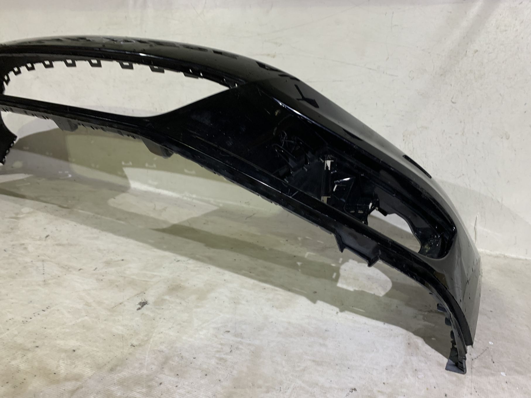 Bara fata VW Tiguan, facelift, 2012, 2013, 2014, 2015, 2016, cod origine OE 5N0807221K, cu gauri pentru spalatori faruri.