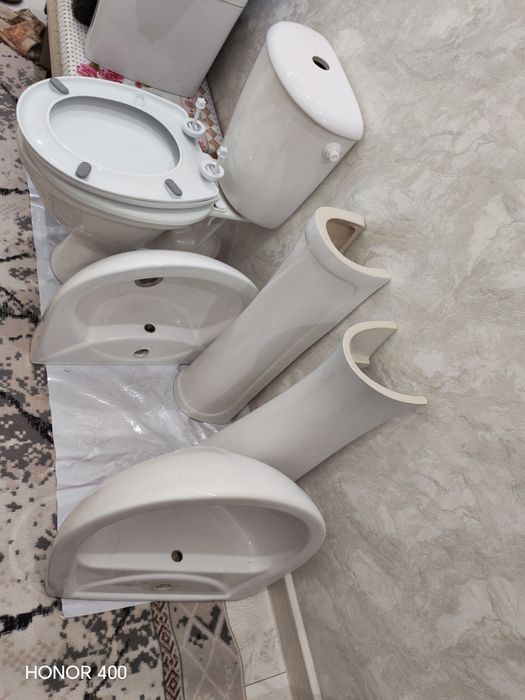 Здравствуйте всем продам раковины 2 шт педистал. В хорошем состоянии..