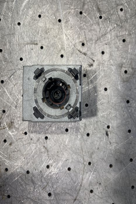 Soclu far 5DD 008 319-50 5DD 008 319-50 5DD 008 319-50 BMW Seria 5 E6