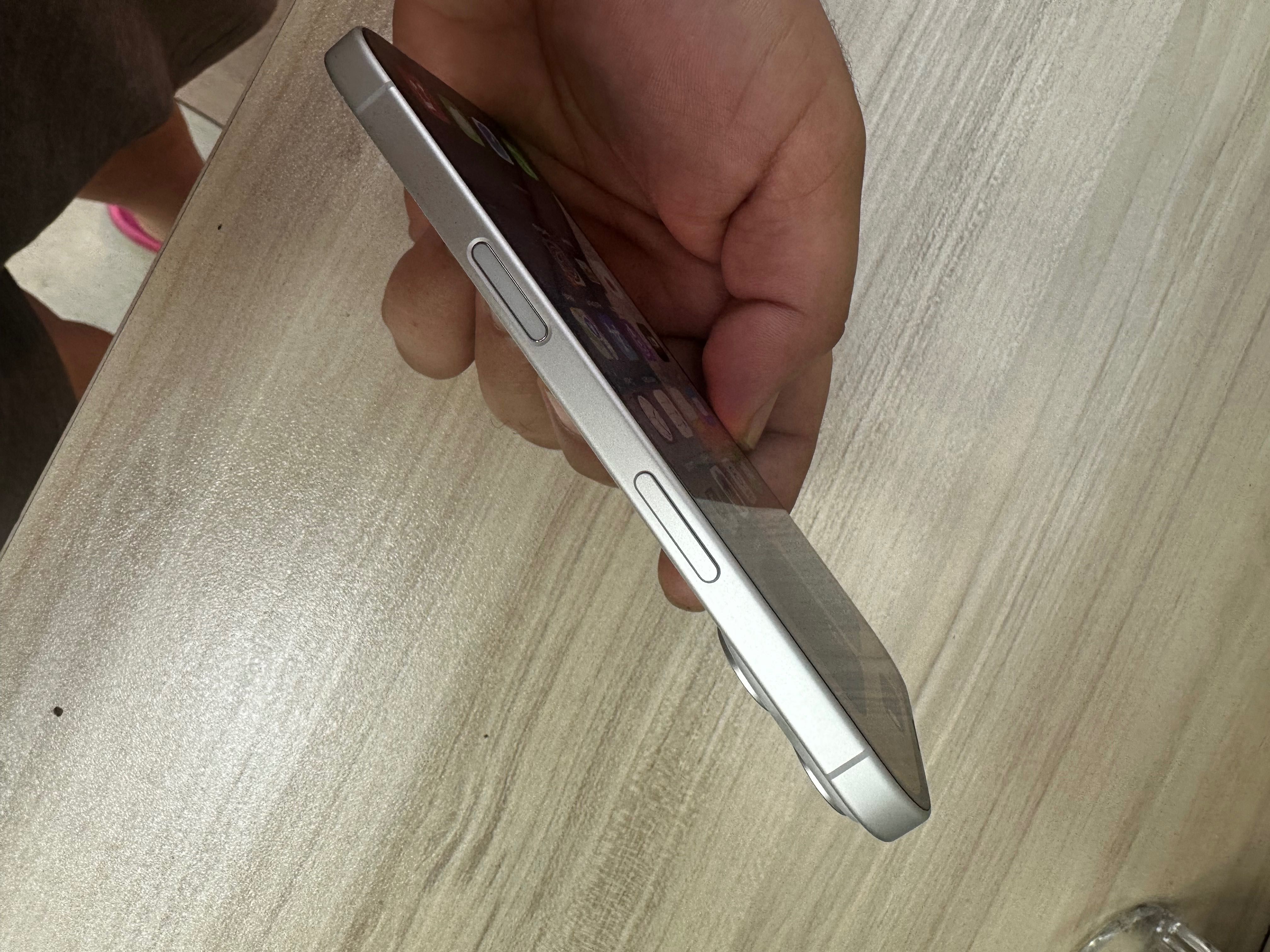 iPhone 16 с две години гаранция