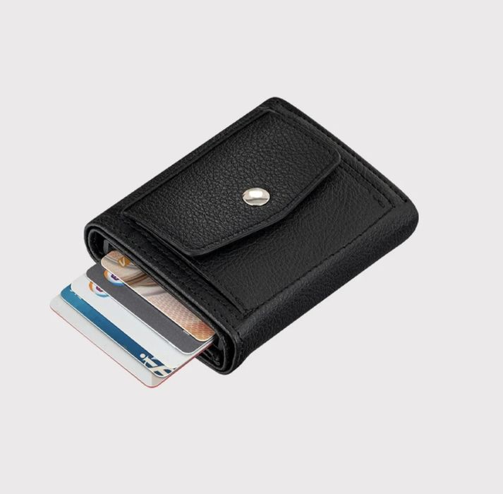 Черен портфейл с малтийски механизъм