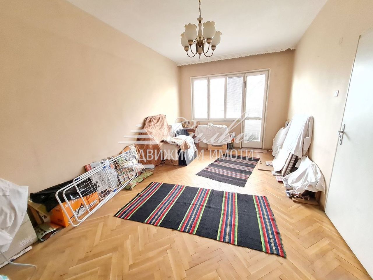 Продава се Четиристаен апартамент в Шумен, Център - 100 кв.м за 1500 €/кв.м - Снимка #2