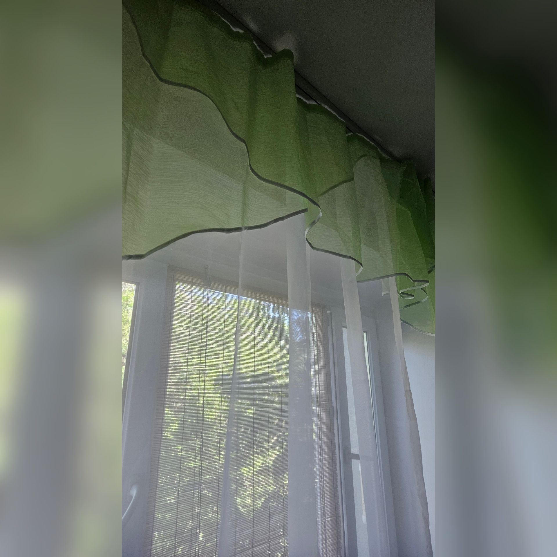 Штора с ламбрекеном на кухню