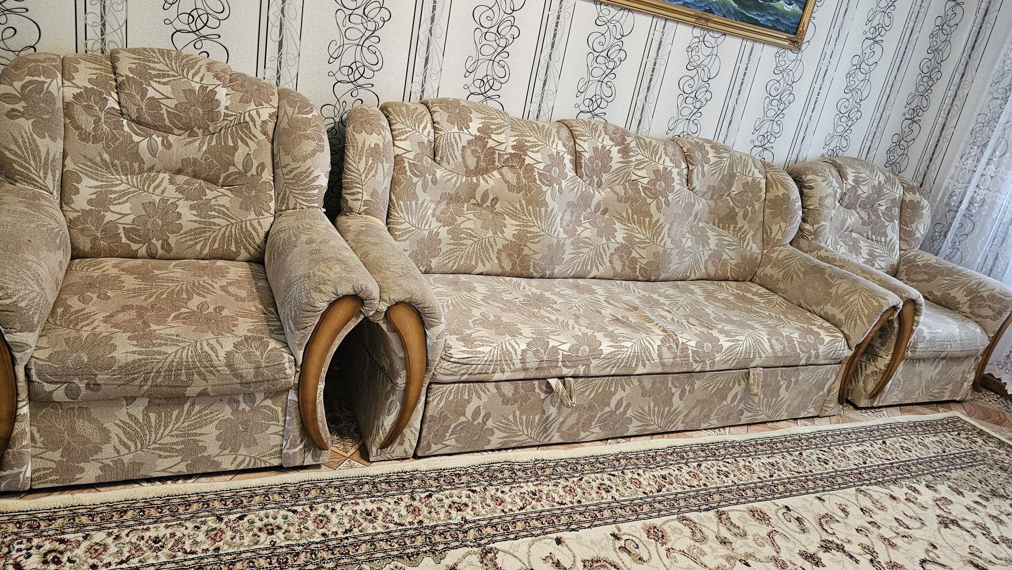 Мягкая мебель диван и два кресла
