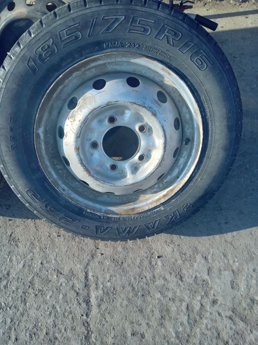 Продам запаску на ниву