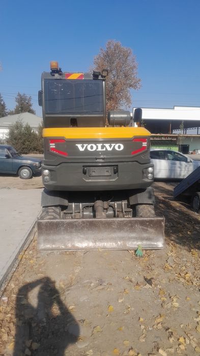 Екскаватор хизмати