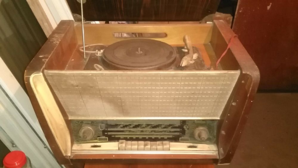 Продавам Старо Радио ЛАТВИЯ