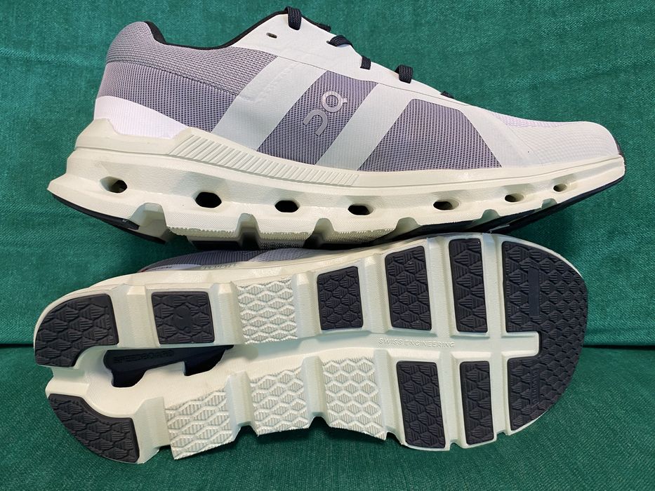 Pantofi sport On Running Cloudrunner marimea 40.5