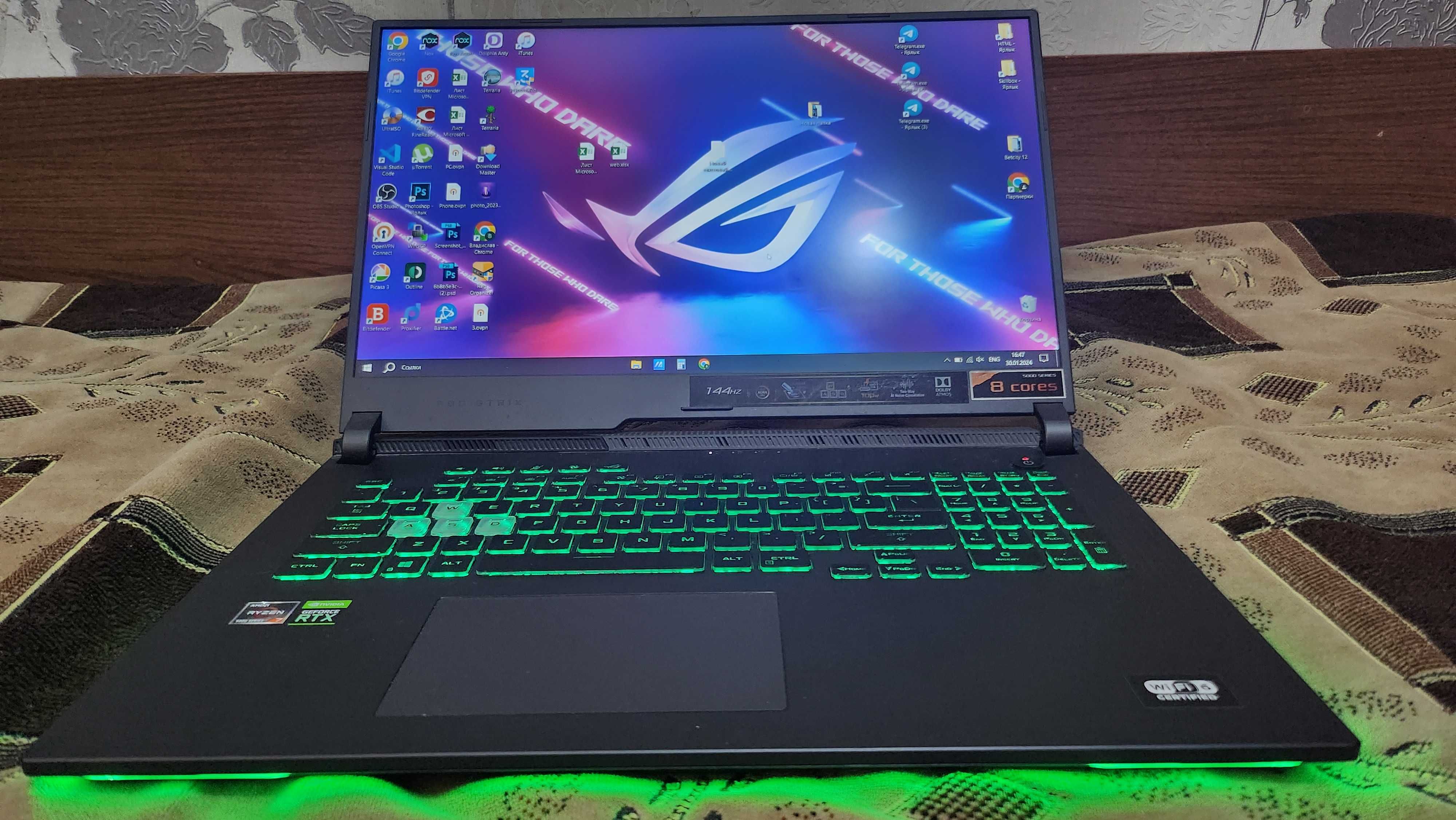 Asus rog strix G17 R7 5800H 8 Ядер 16GB USA