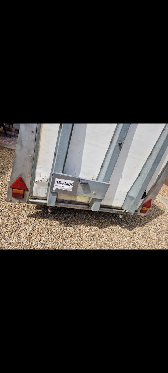 Trailer pentru cai