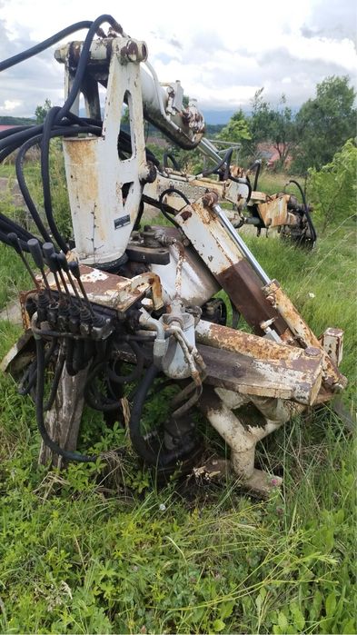 Vand brat hidraulic tractor