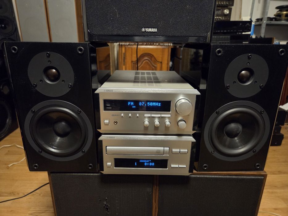 Sistem Yamaha RX-E100 + CDX-100 + Boxe NX-E100 + Subwoofer NS-SW20