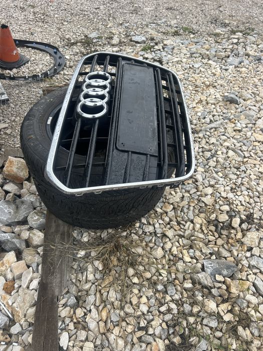 Предна декоративна решетка за Audi A6-4G/C7