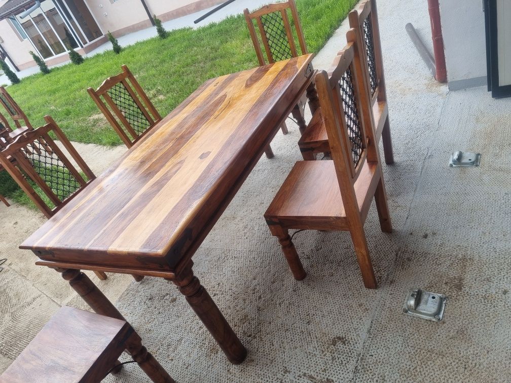 Vând masă din lemn masiv cu 6 scaune