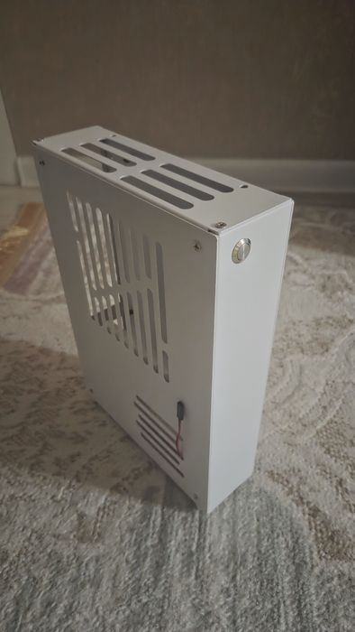 Маленький Корпус для Mini Itx сборок обьем 2.6 литра !!!