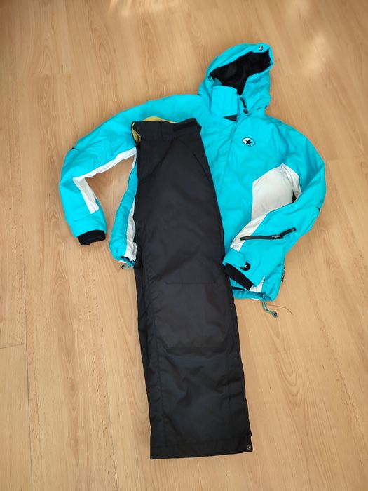 Дамска ски екипировка С размер.