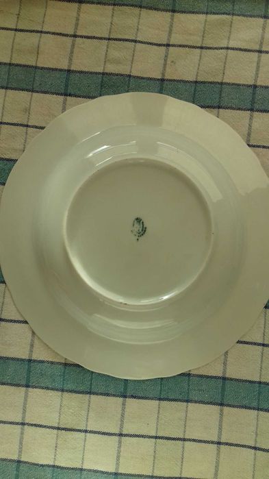 порцеланов сервиз за хранене