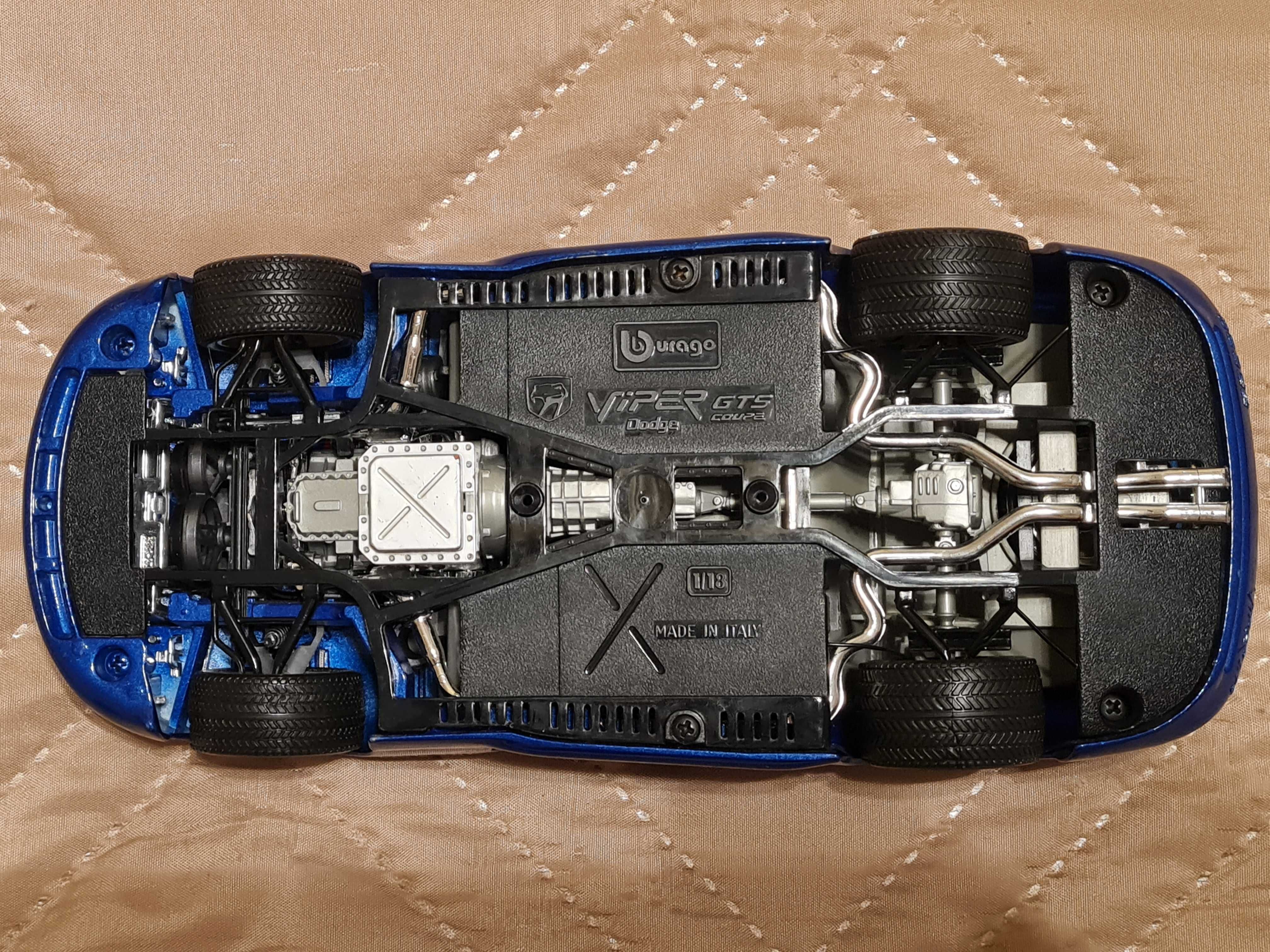 Метална количка Dodge Viper 1/18