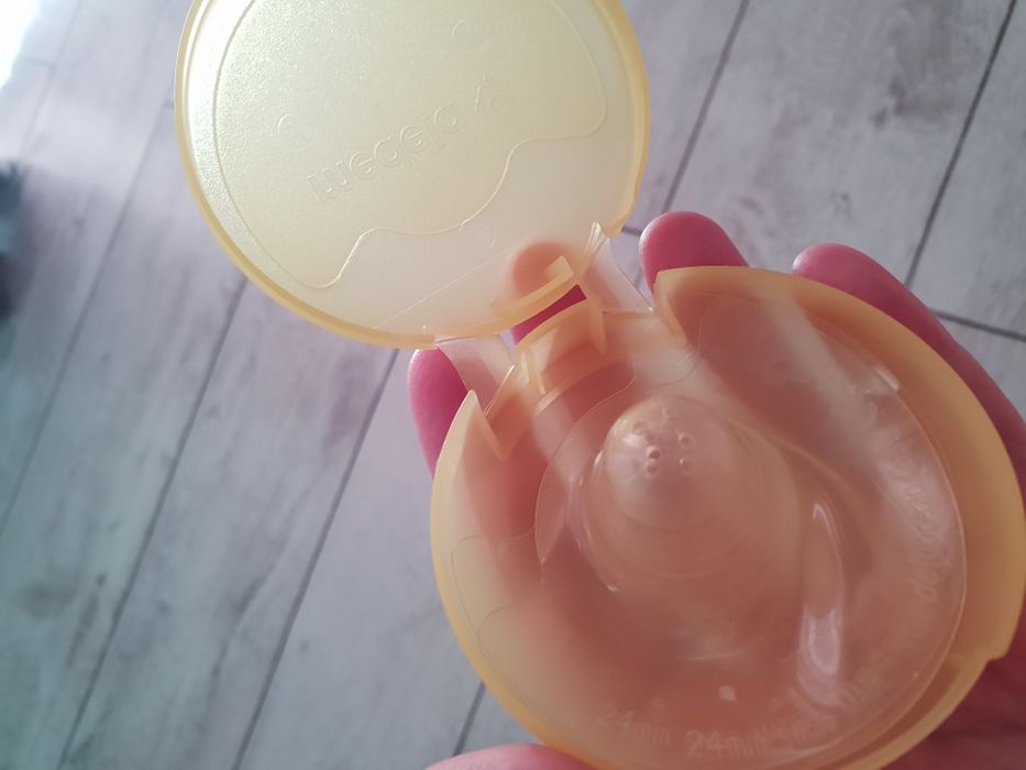 Накладки на грудь для кормления . Medela