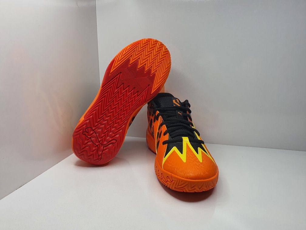Баскетболни Кецове Puma Scoot 1 Cheetos

Чисто нови с кутия 

Размер 3