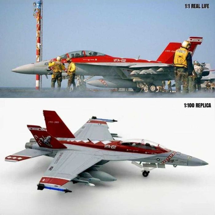 Macheta avion metalica F/A-18F VFA-102 Super Hornet Diamondbacks 1:100