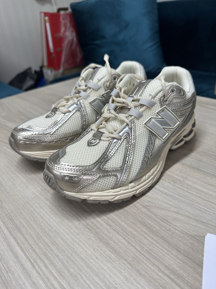 Маратонки New Balance M1906REE