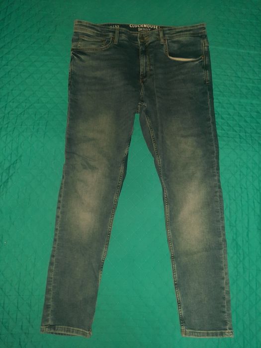 Blugi albastrii frumosi