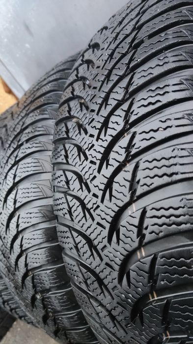 зимни гуми 195/65/15 Kumho Winter Craft 
dot2520
6.9mm
 Добро състояни