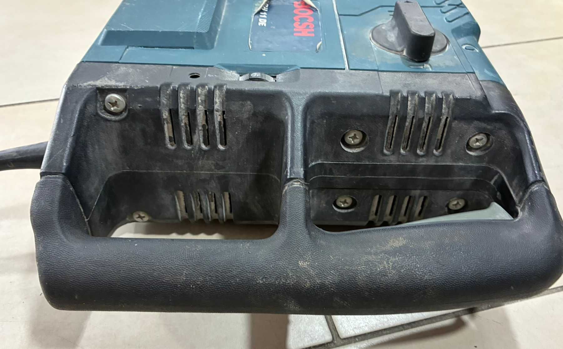 Къртач Bosch GBH 11 DE