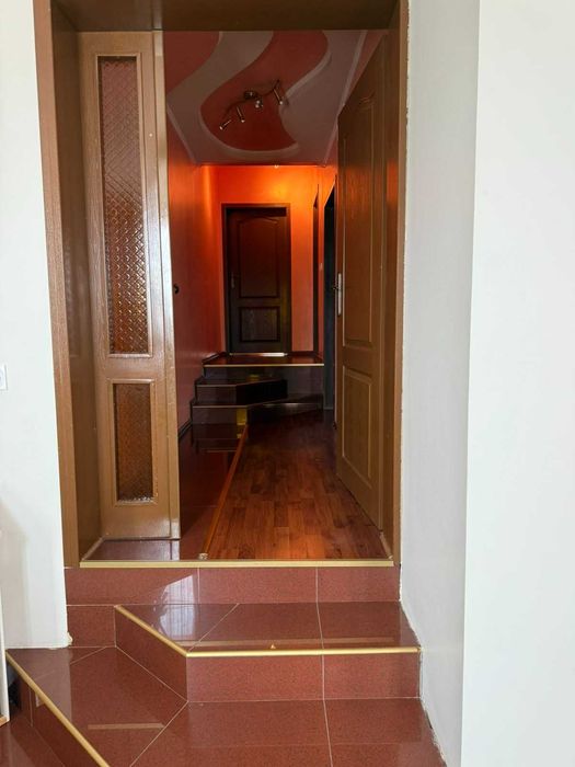 Продава се !!! Триетажна Жилищна Сграда !!!