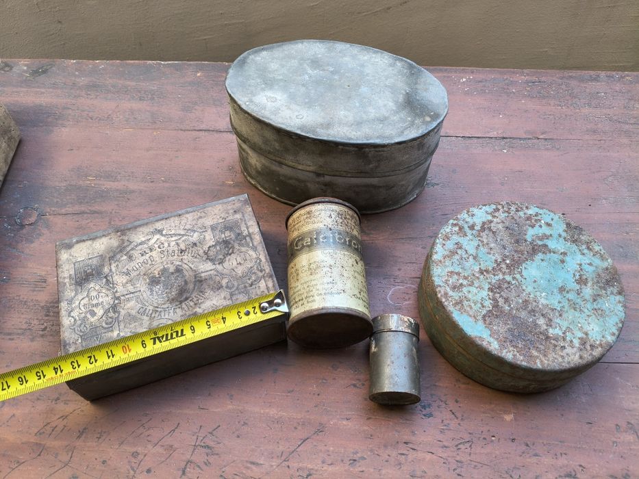 Лот старинни кутии всички за 30 лв