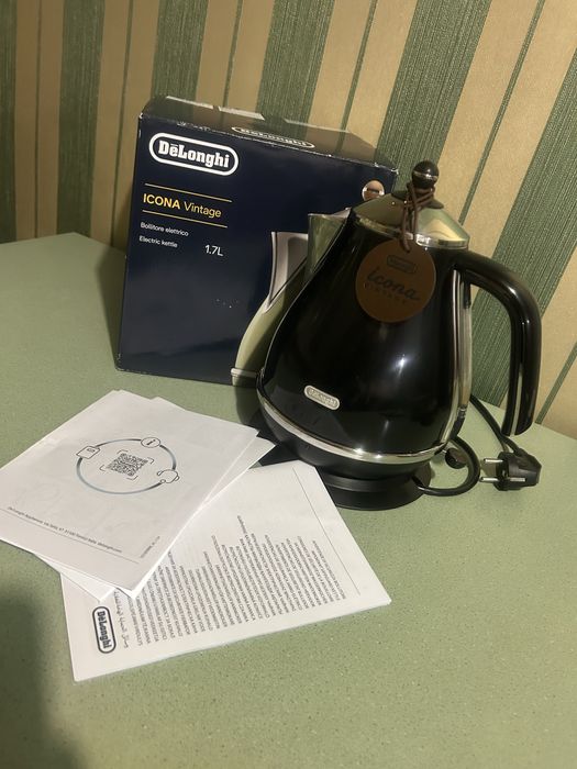 Электрический чайник Delonghi vintage