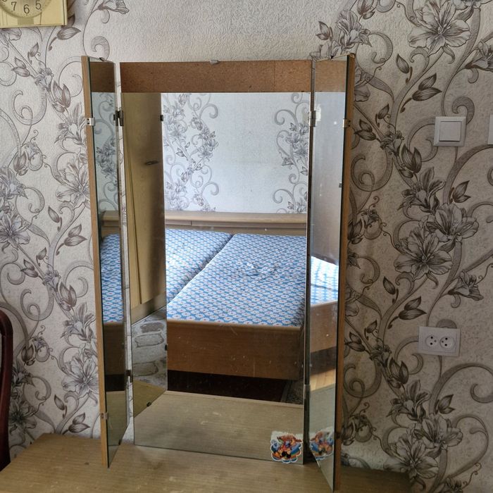 Продается Кровать и трюмо