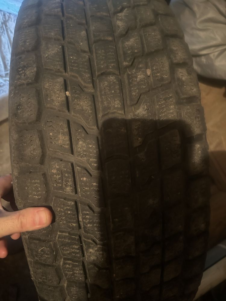 Продам Б/У Шины зимнии Yokohama 265/65/R17