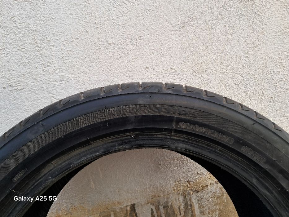 Продается шина 2 шт.