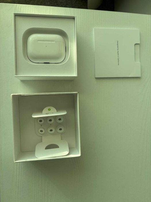 Aipords Pro 2 - case + casca dreapta +cutie A2968