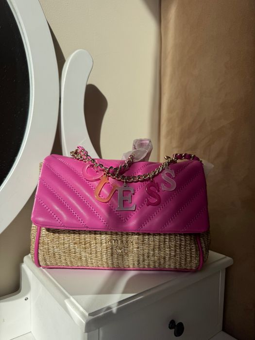 Чанта Guess girl